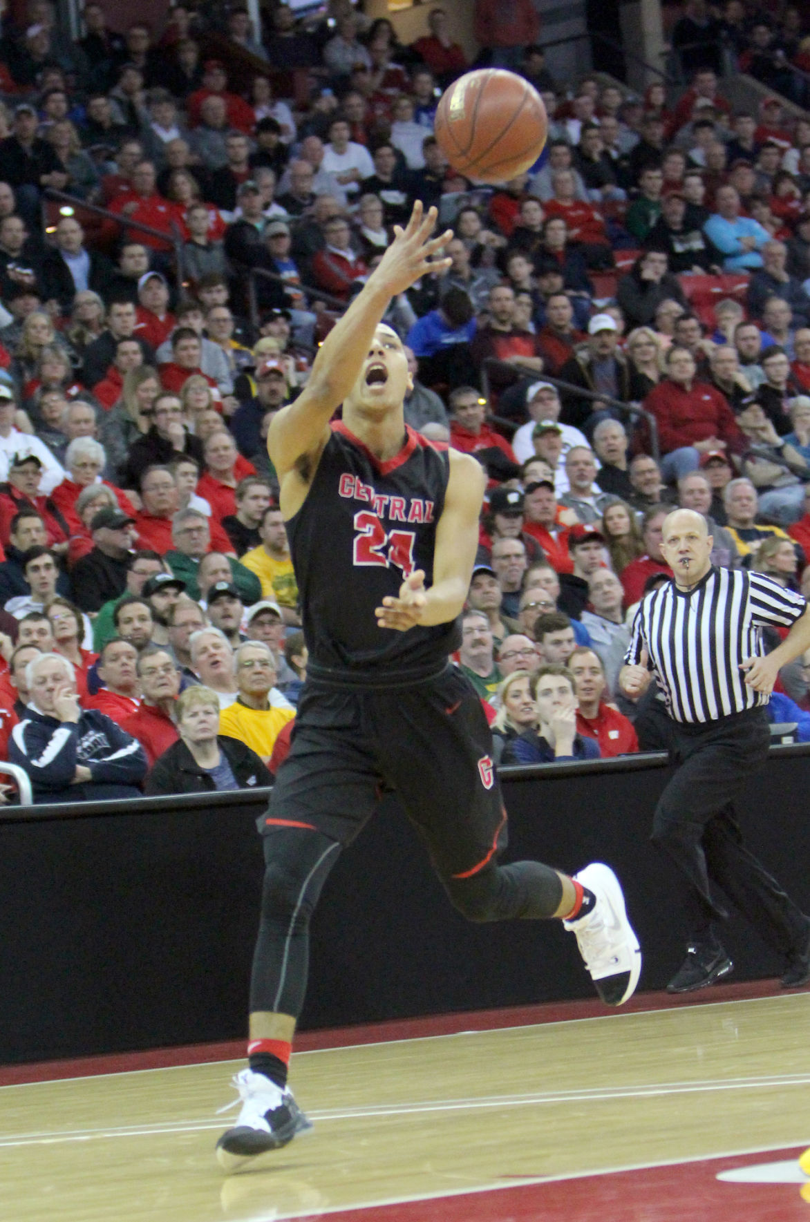 March 15: La Crosse Central vs. Milwaukee Washington